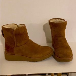 UGG KRISTIN WEDGE BOOTIE SIZE 7